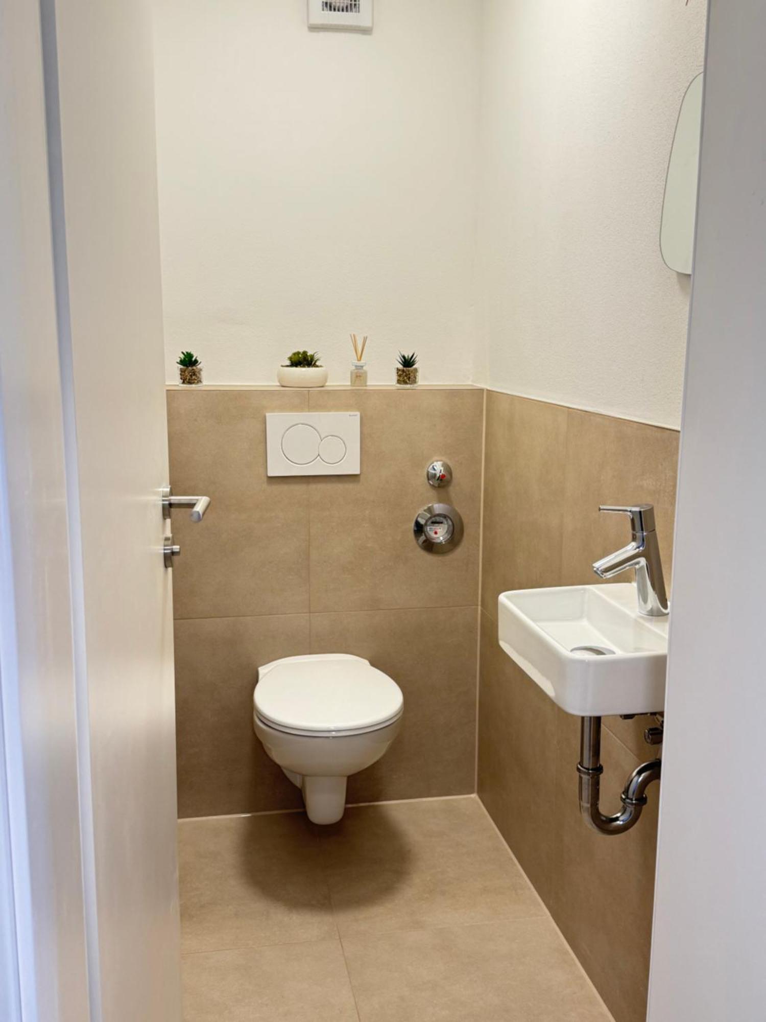 3 Zimmer Apartment, 90 Qm, Ruhig Und Zentrumsnah, Max 6 Pers, 15 Qm Balkon , Private Garage, Internet 1000 Mbit Зіндельфінген Екстер'єр фото